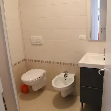 In Darsena A * 利尼亚诺萨比亚多罗