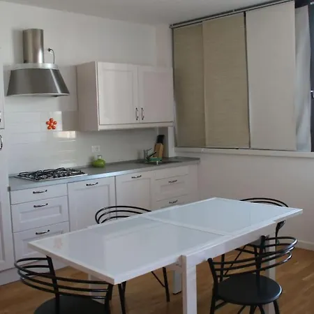 In Darsena A 利尼亚诺萨比亚多罗